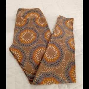 LuLaRoe OS Leggings Tan Starburst